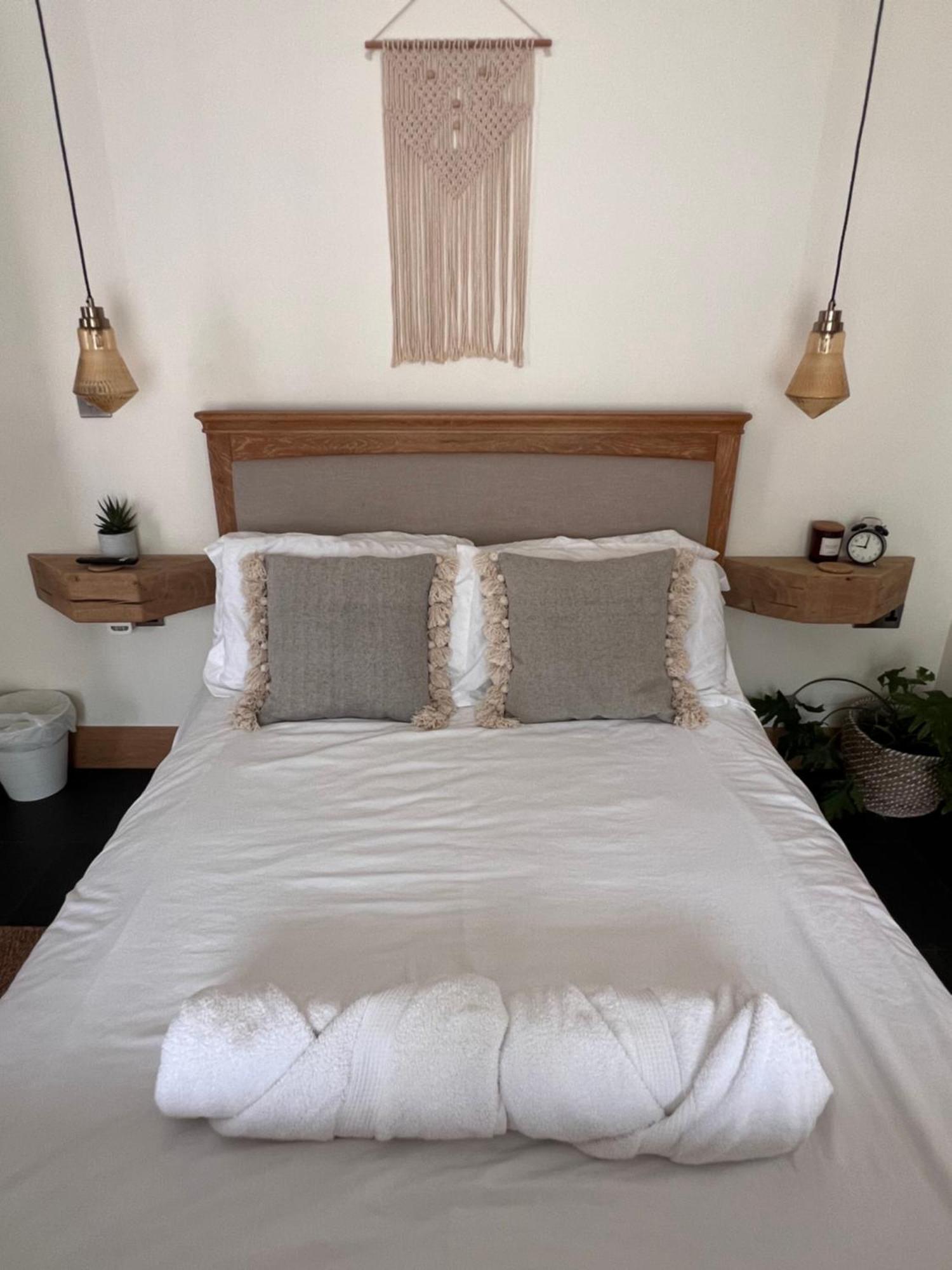 Luxury Courtyard Studio In Llangollen Extérieur photo