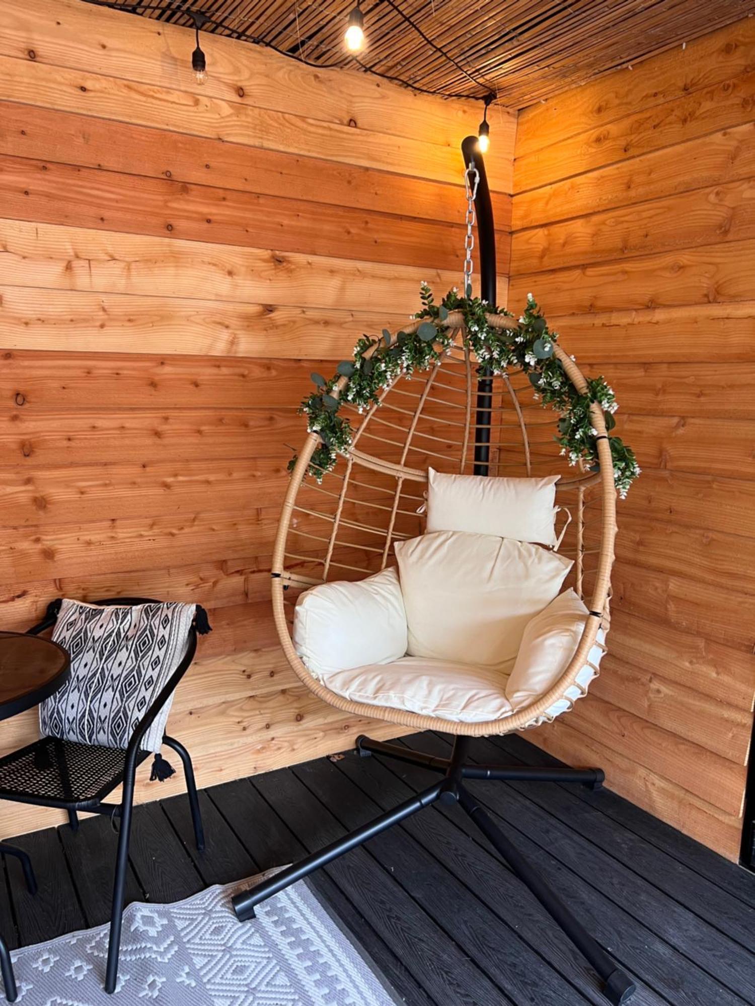Luxury Courtyard Studio In Llangollen Extérieur photo